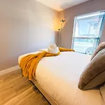 Inactive The A 1 Bedroom By Altoluxoexperience Short Lets & Serviced With Parking & Wifi דירה