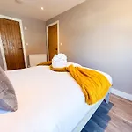 Inactive The A 1 Bedroom By Altoluxoexperience Short Lets & Serviced With Parking & Wifi דירה *