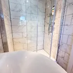 Inactive The A 1 Bedroom By Altoluxoexperience Short Lets & Serviced With Parking & Wifi דירה *