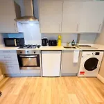 Inactive The A 1 Bedroom By Altoluxoexperience Short Lets & Serviced With Parking & Wifi דירה *