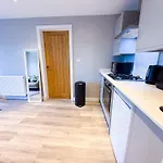 דירה Inactive The A 1 Bedroom By Altoluxoexperience Short Lets & Serviced With Parking & Wifi בריסטול