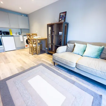Inactive The A 1 Bedroom By Altoluxoexperience Short Lets & Serviced With Parking & Wifi בריסטול