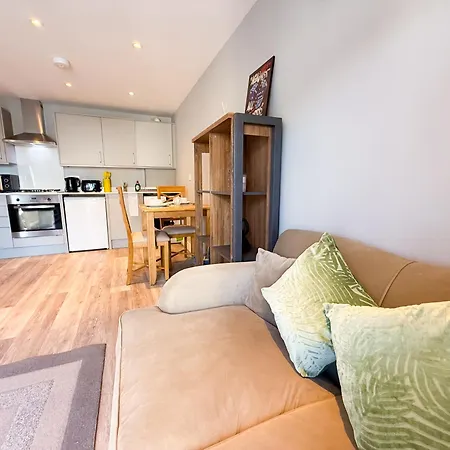 Inactive The A 1 Bedroom By Altoluxoexperience Short Lets & Serviced With Parking & Wifi Апартаменты Бристоль