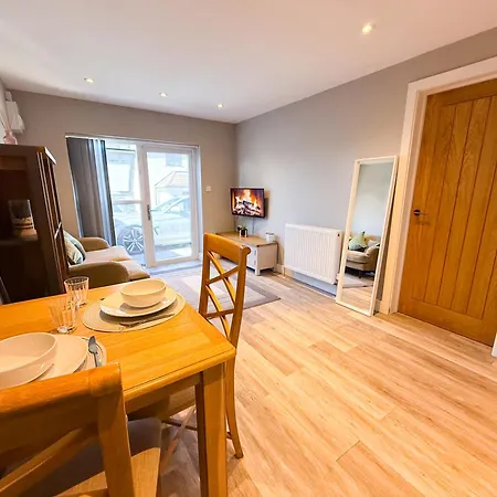 Апартаменты Inactive The A 1 Bedroom By Altoluxoexperience Short Lets & Serviced With Parking & Wifi *