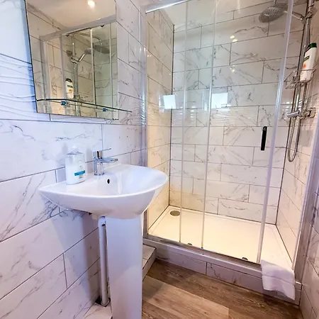 Inactive The A 1 Bedroom By Altoluxoexperience Short Lets & Serviced With Parking & Wifi * ブリストル