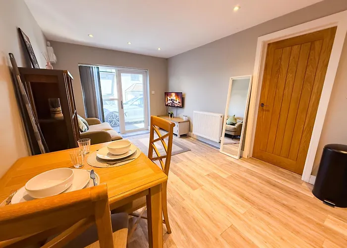 Apartman Inactive The A 1 Bedroom By Altoluxoexperience Short Lets & Serviced With Parking & Wifi *