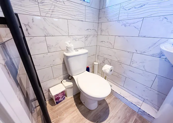 Inactive The A 1 Bedroom By Altoluxoexperience Short Lets & Serviced With Parking & Wifi Bristol